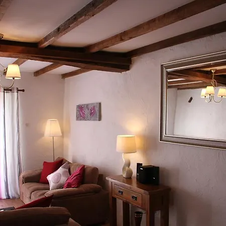 Aou Carde アパート *